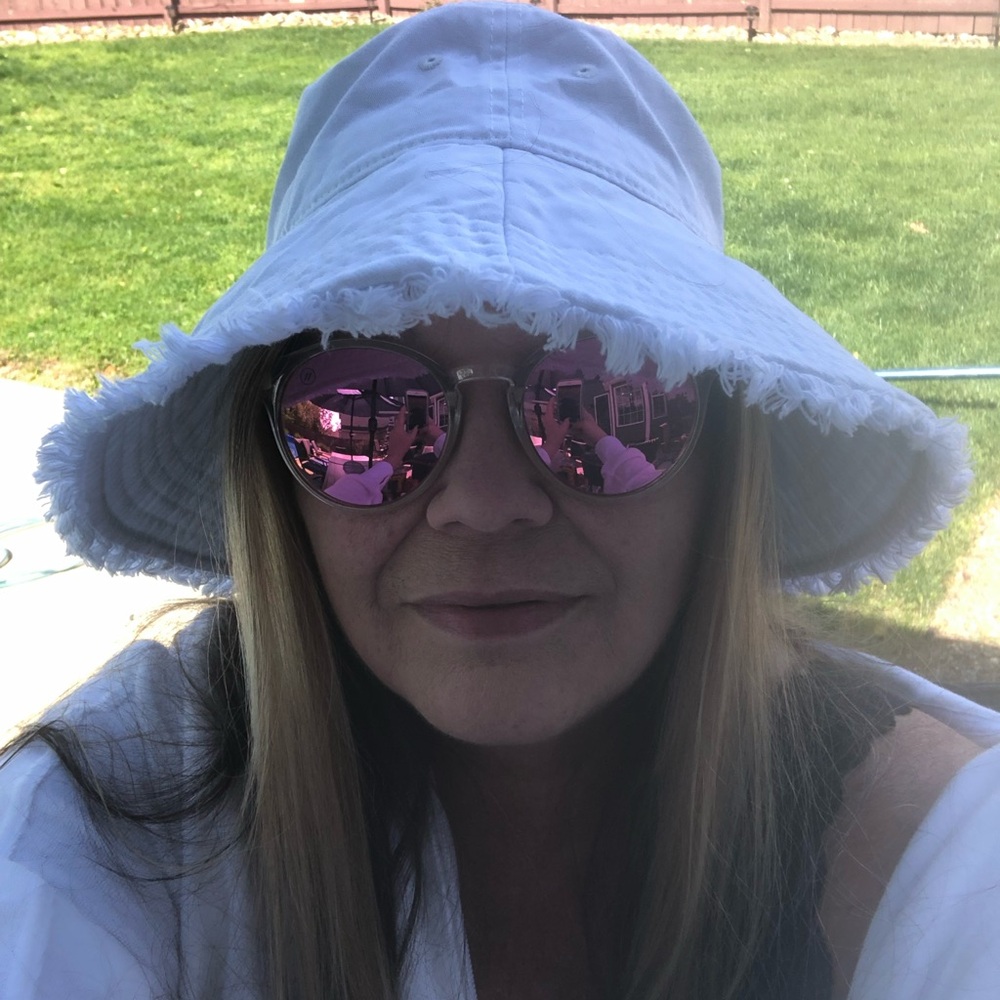 Meet your Posher, Angie